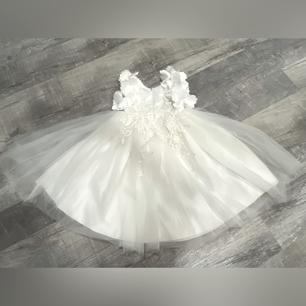 Trish Scully Bianca Gown 6 months to 12 months White Holiday Christmas occasion - Picture 8 of 11